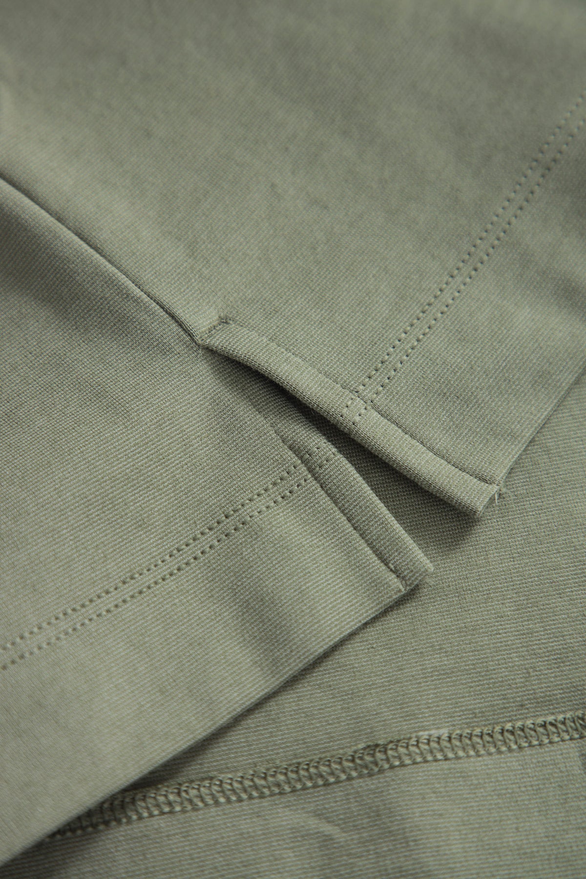 Peak Semi Fitted T-Shirt Men Olive Green