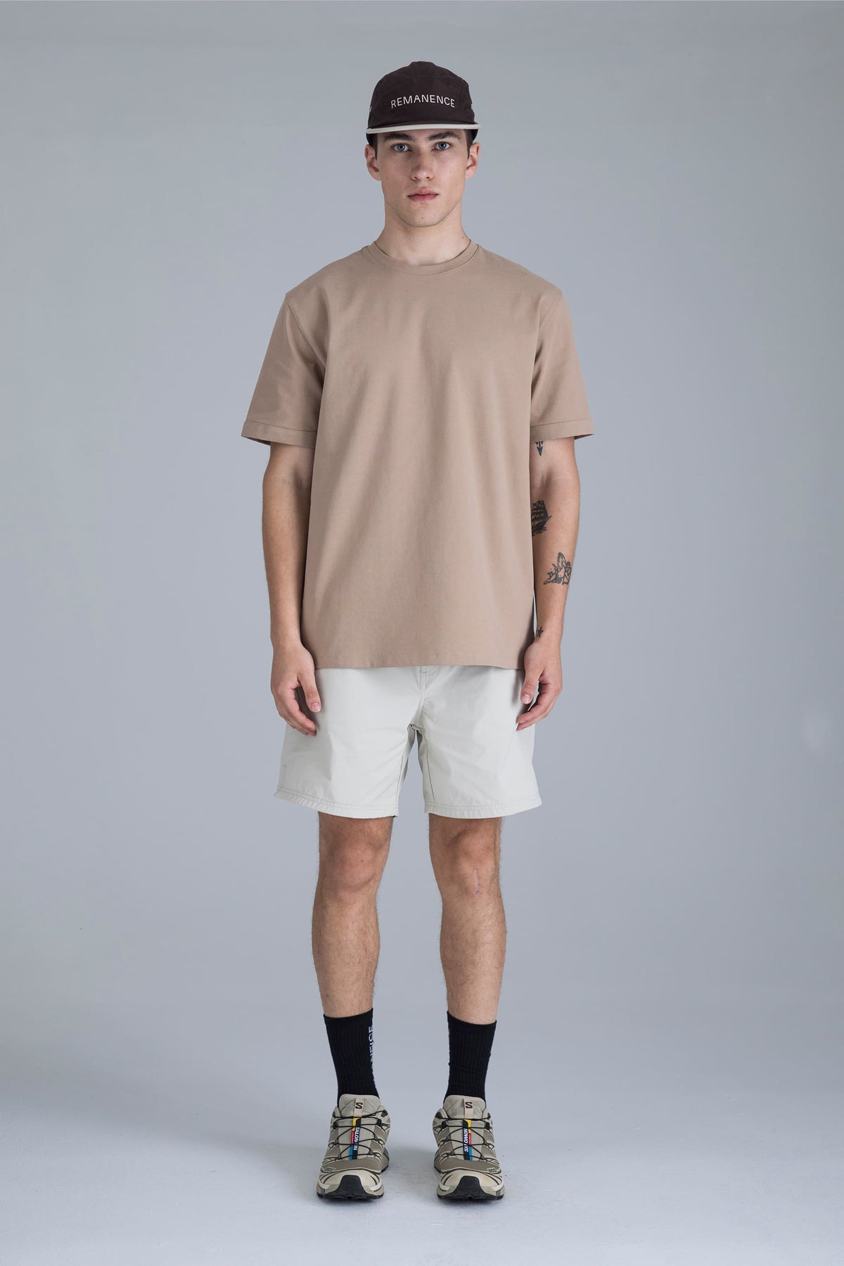 Camiseta café claro para hombre fit relajado Ventra
