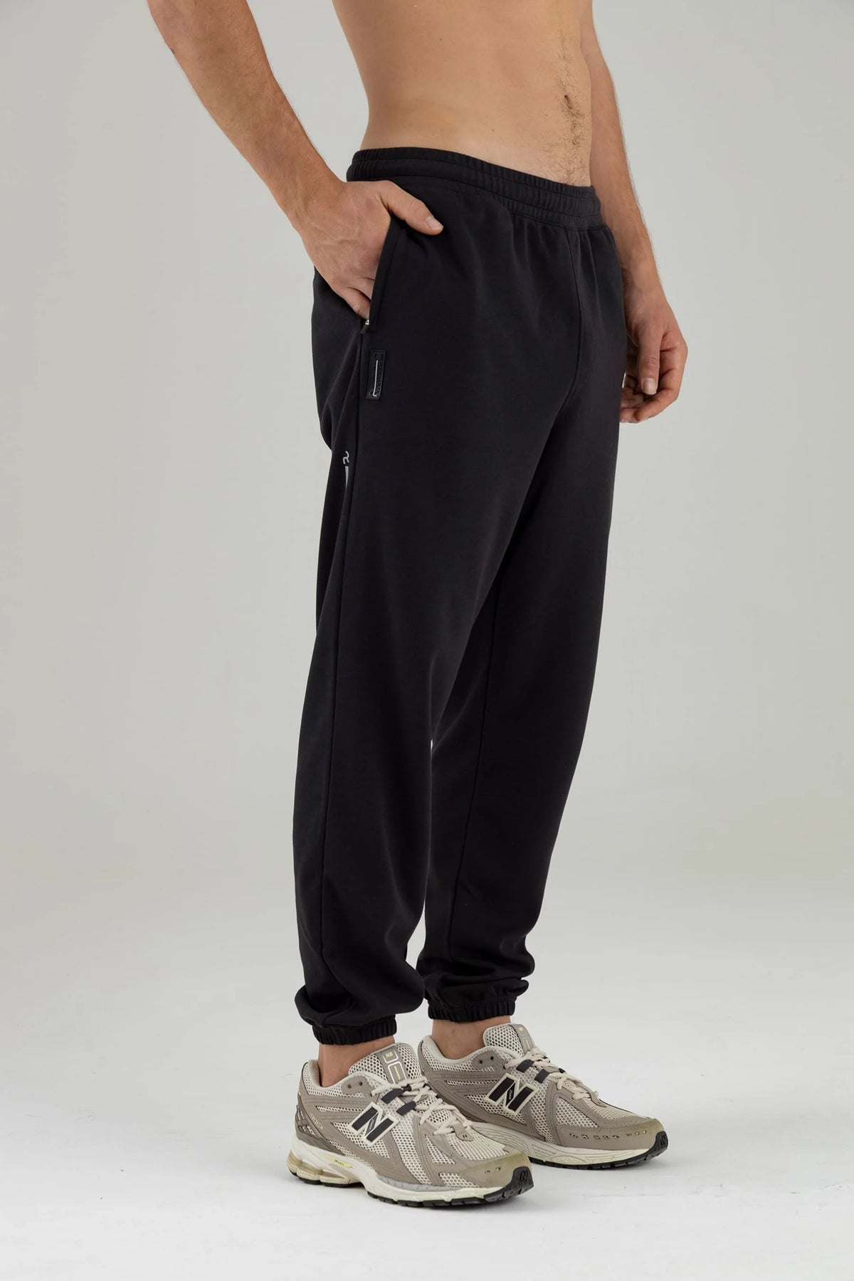 Men's black regular fit jogger Chroma