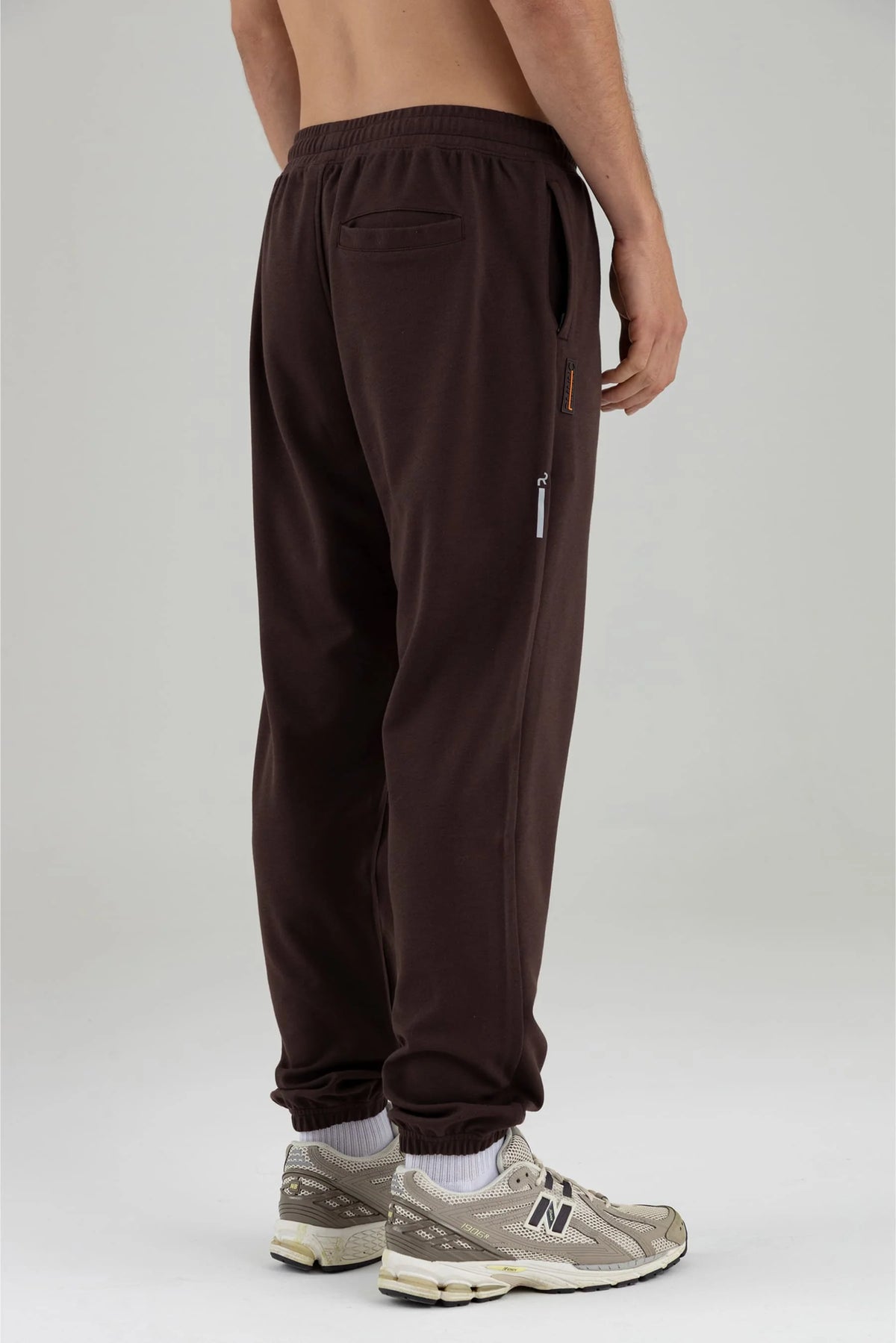 Men's brown regular fit jogger Chroma