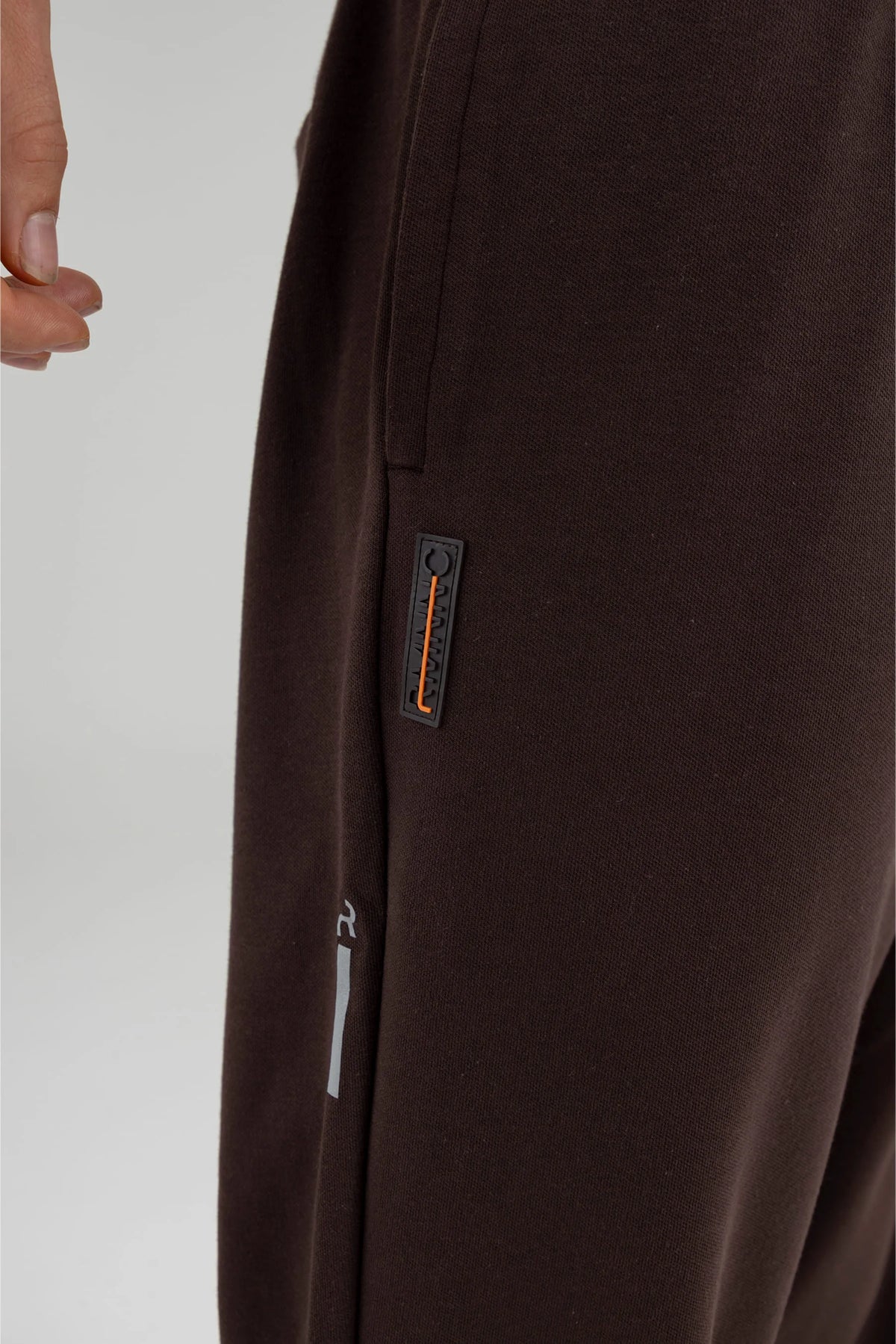 Men's brown regular fit jogger Chroma