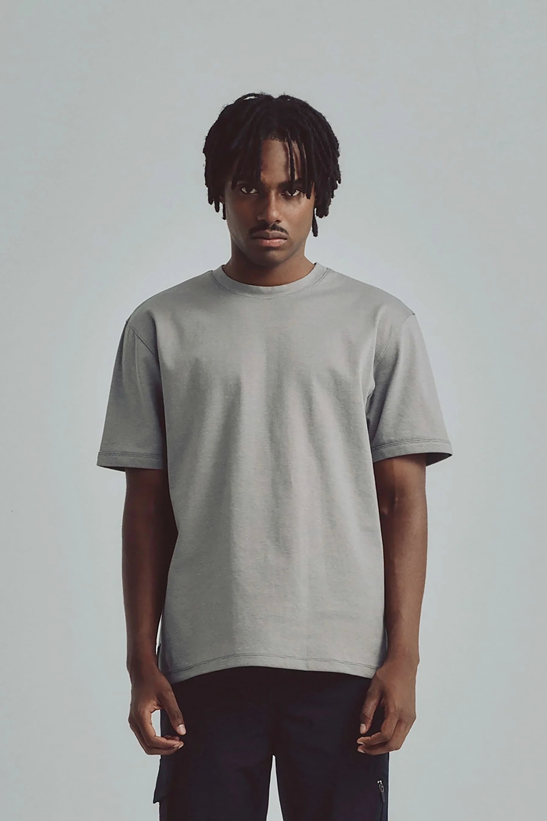 Men's gray relaxed fit t-shirt Cling – Remanence International