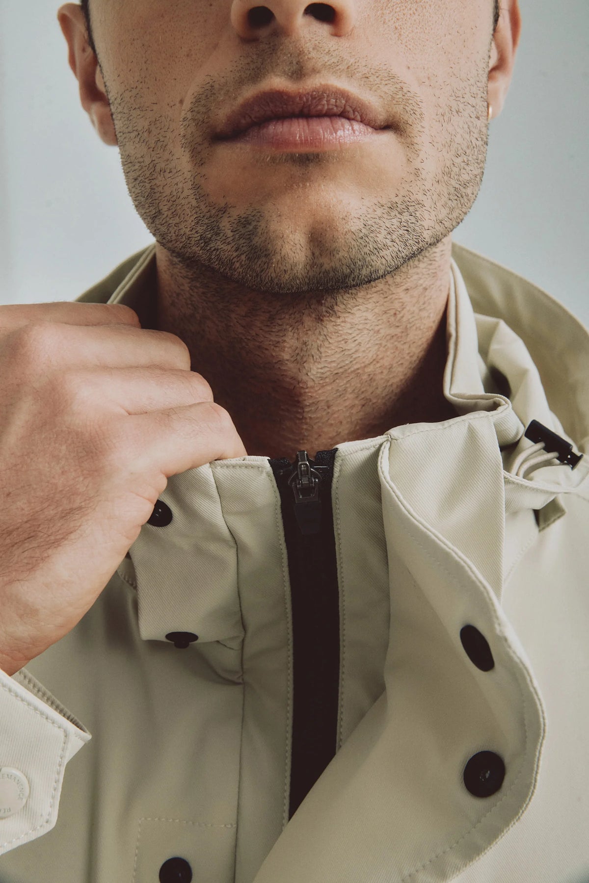 Men's sand jacket with removable hood Holmium