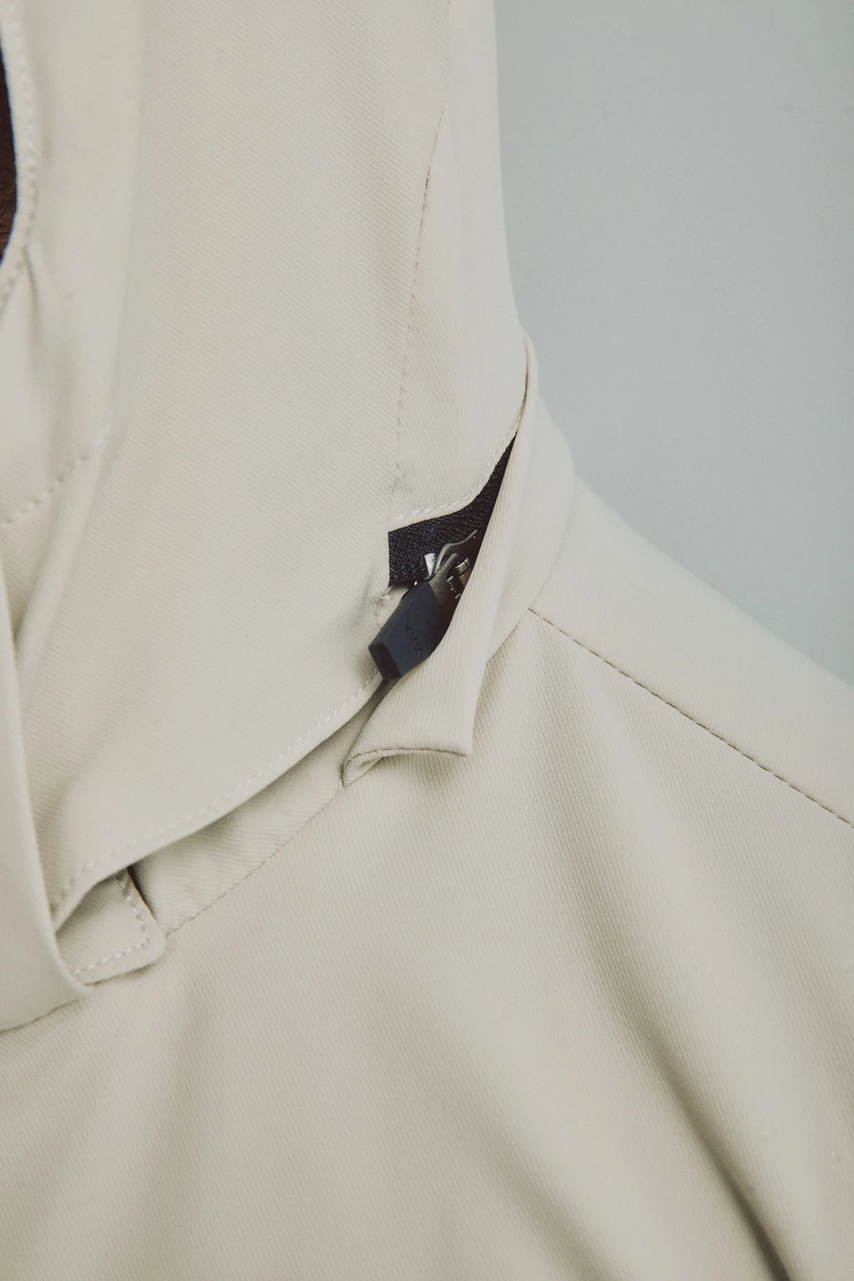 Men's sand jacket with removable hood Holmium