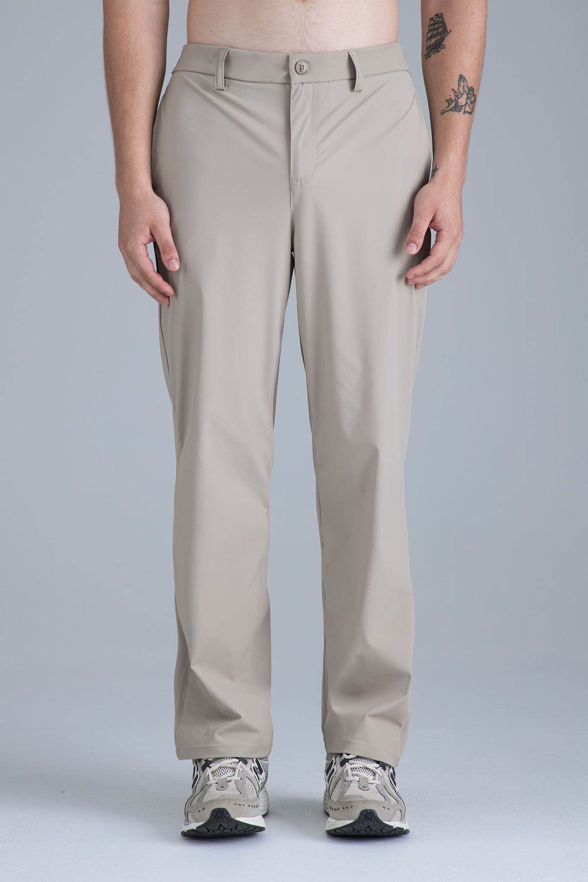 Pantalón chino café claro para hombre semi fitted Polaris