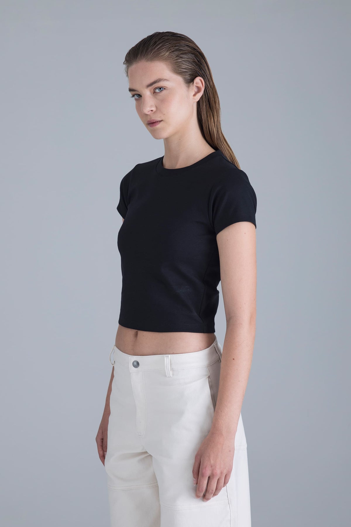 Camiseta negra para mujer slim fit Aero