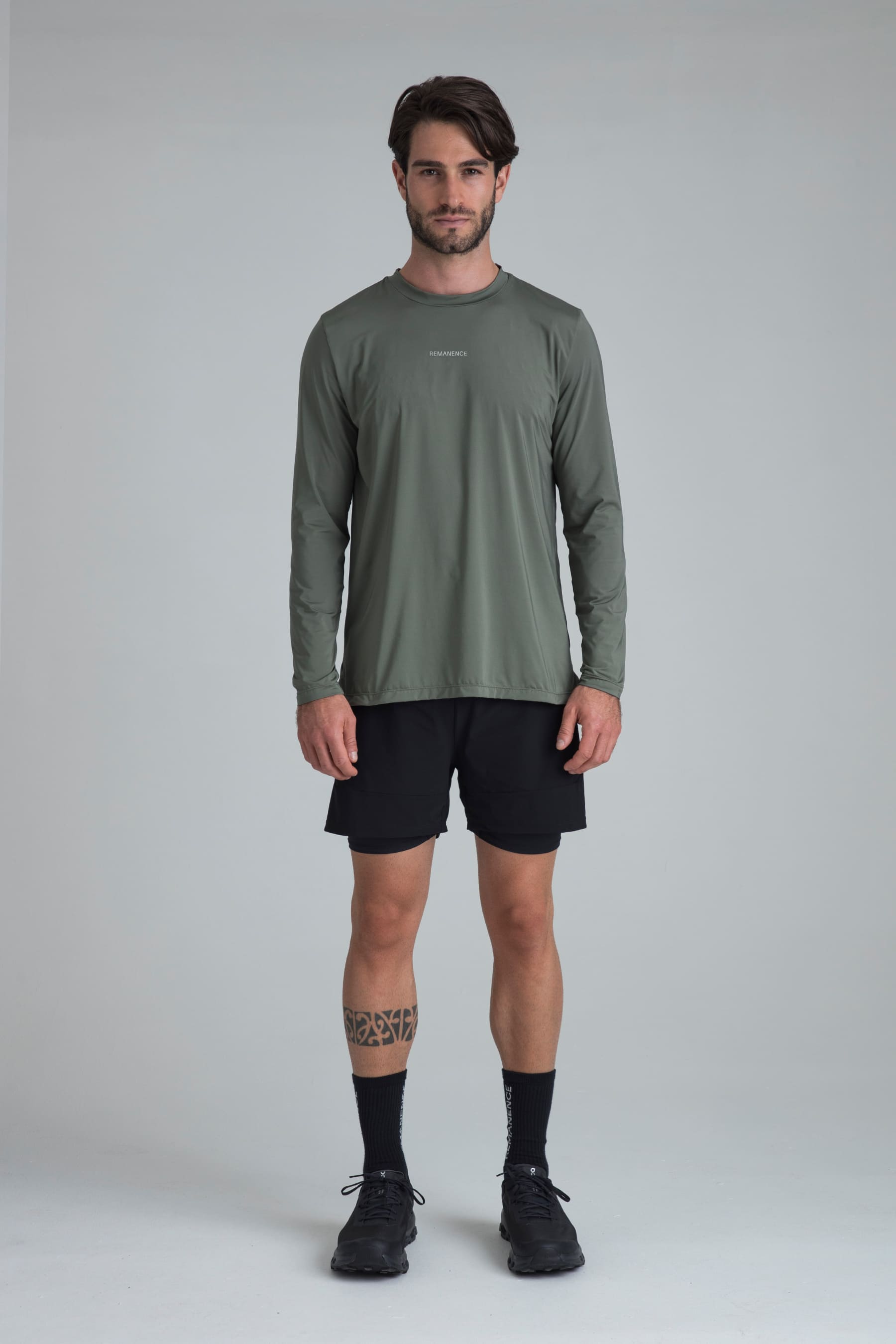 Men's olive green long-sleeve crew neck sports t-shirt Remain