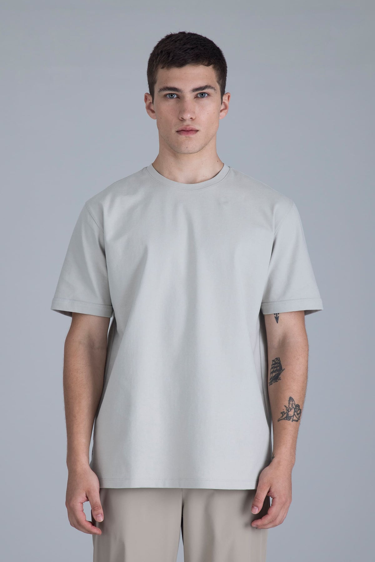 Camiseta arena para hombre fit relajado Ventra