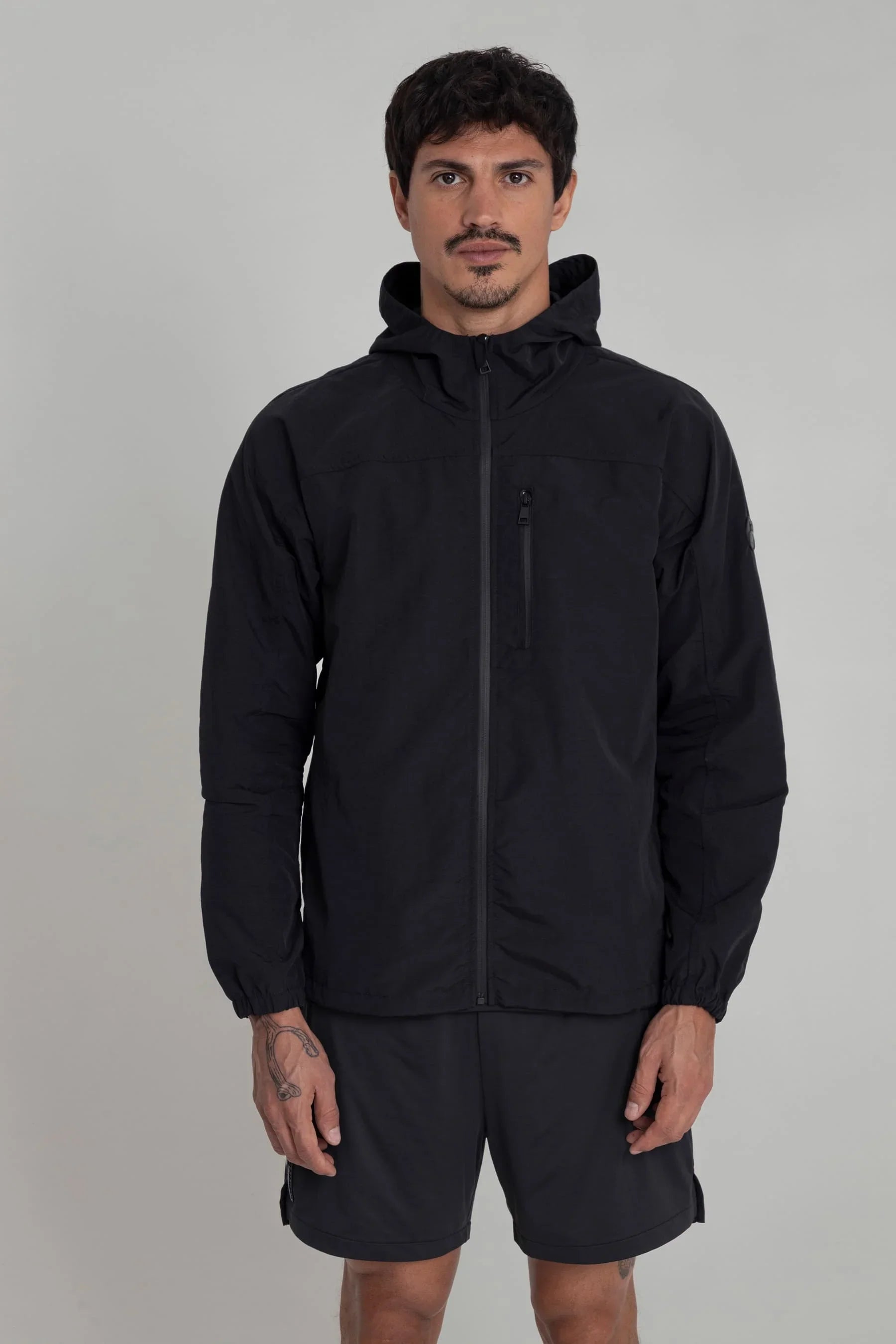 Chaqueta running negra para hombre Pitch