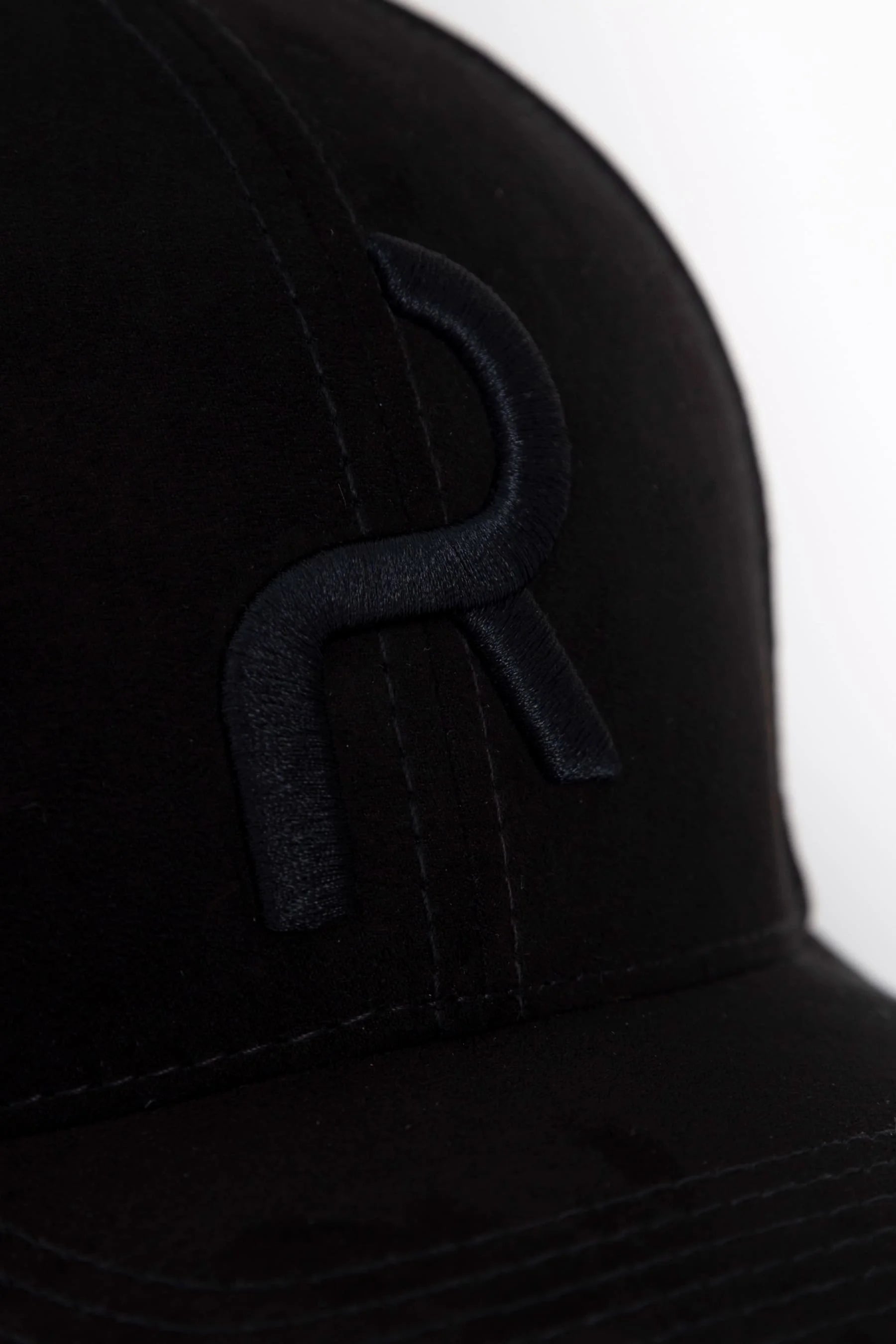 Men's black cap Uranium Remanence 