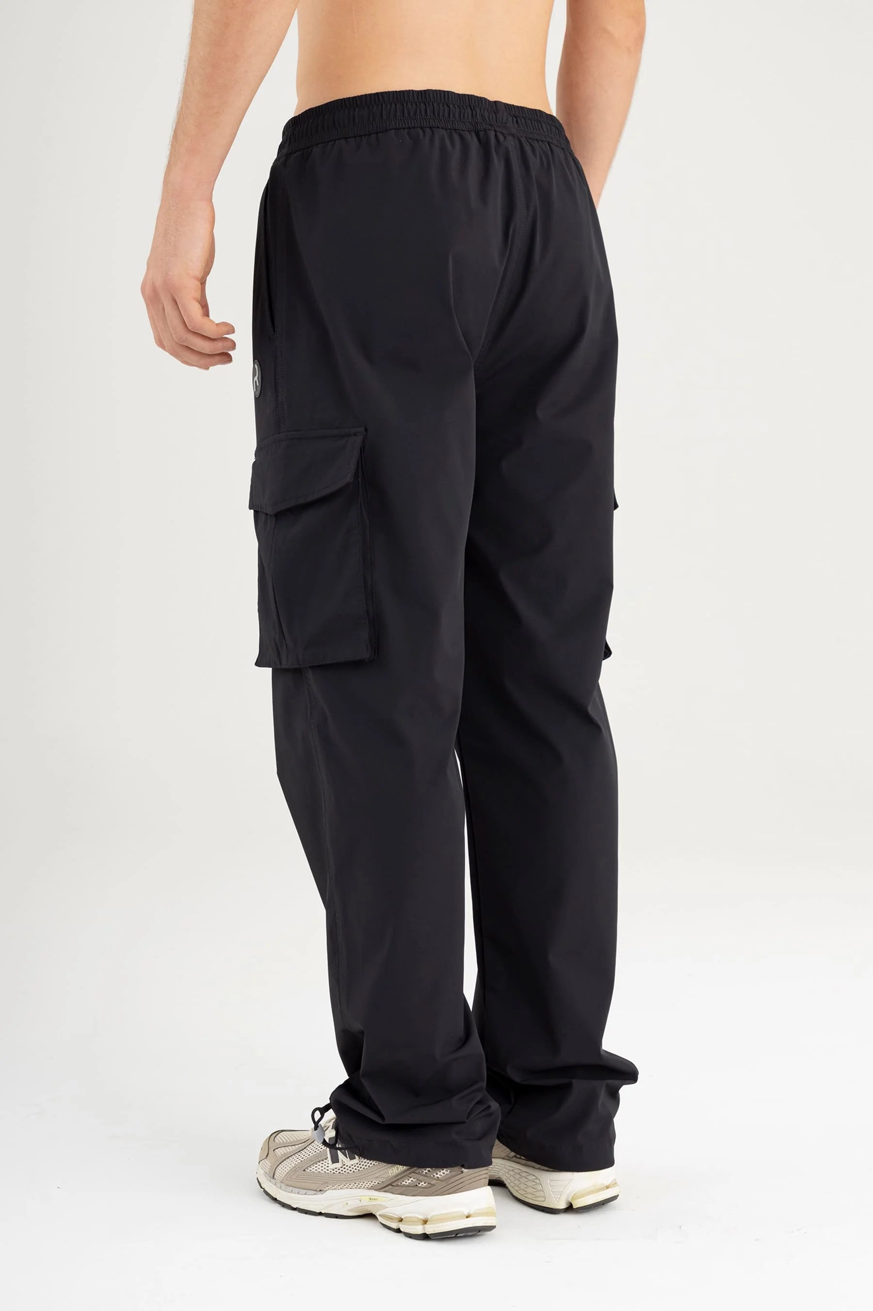 Men's black parachute pants Spark – Remanence International