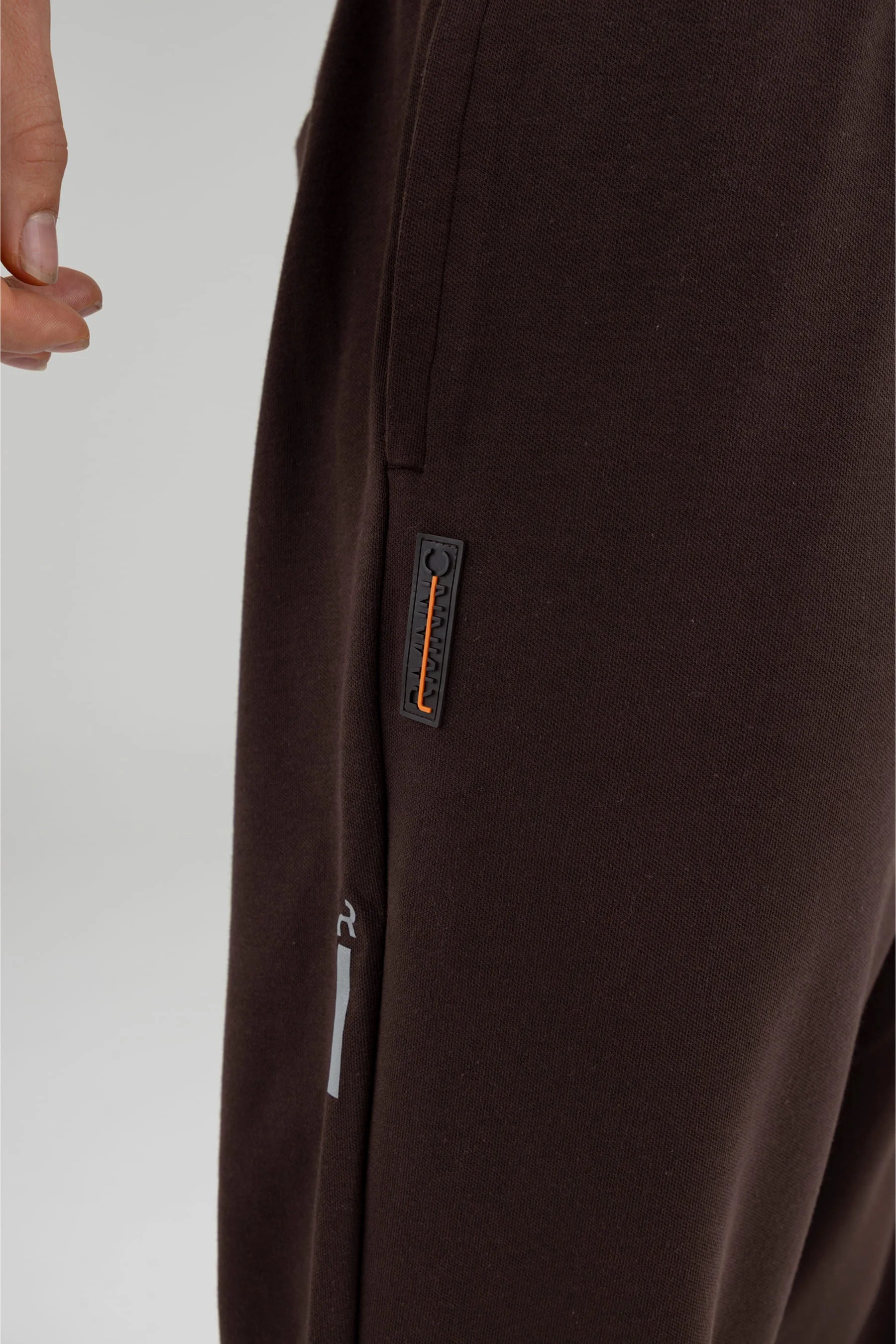 Men's brown jogger Chroma