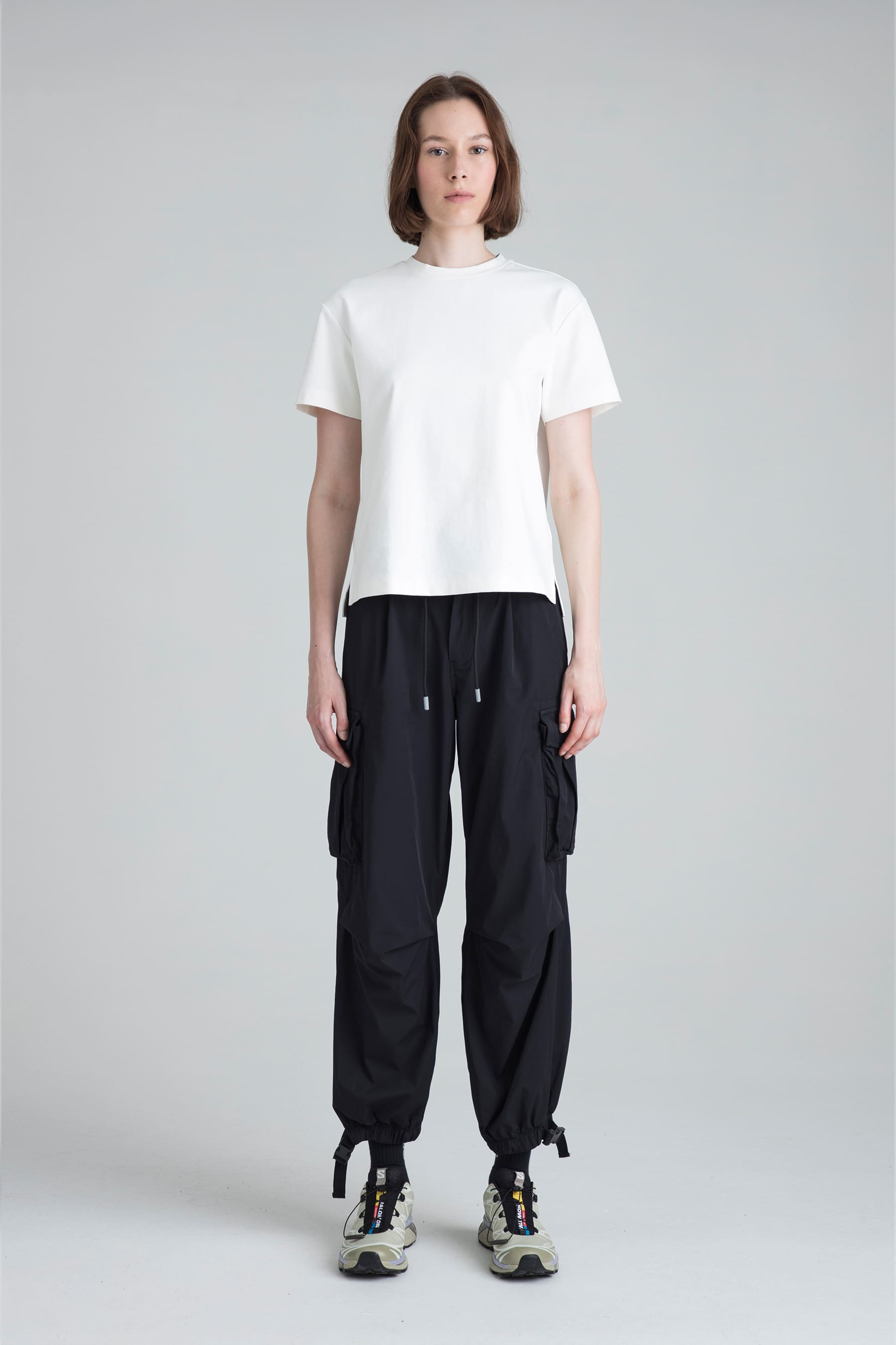 Women's black parachute pants Noir with white t-shirt remanence