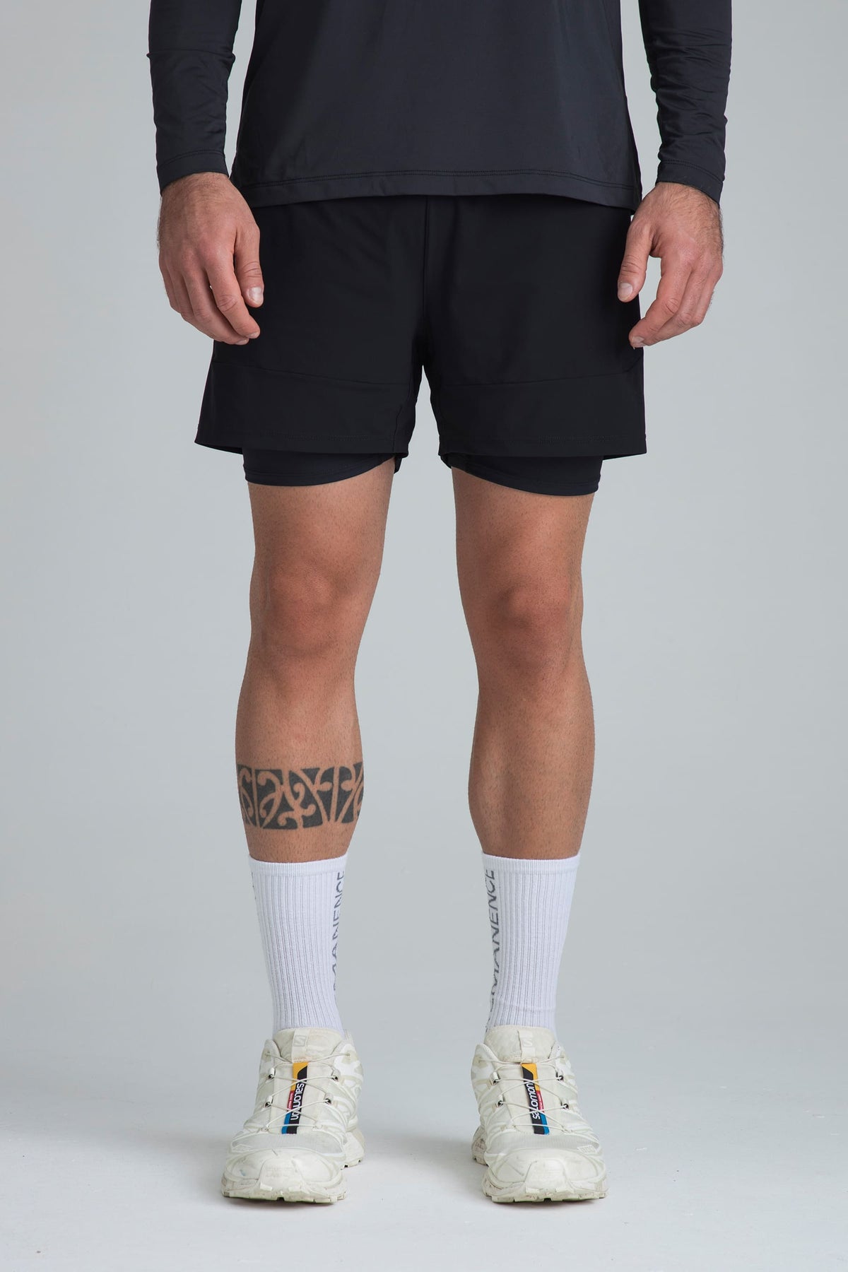 Men's black semi-fitted shorts Hold
