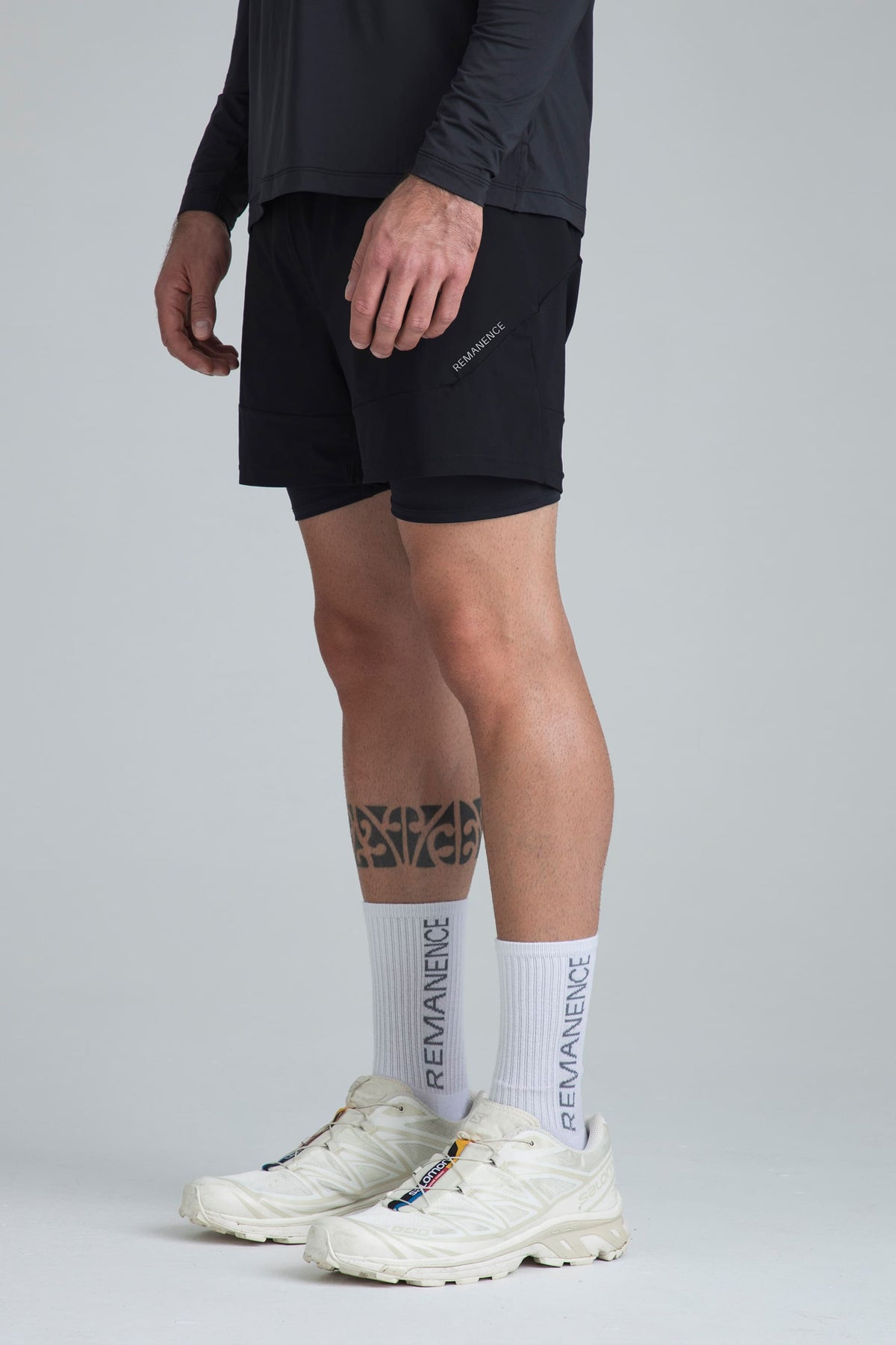 Men's black semi-fitted shorts Hold