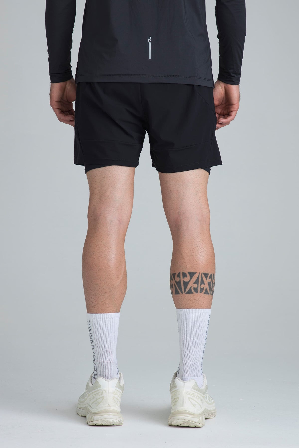 Men's black semi-fitted shorts Hold